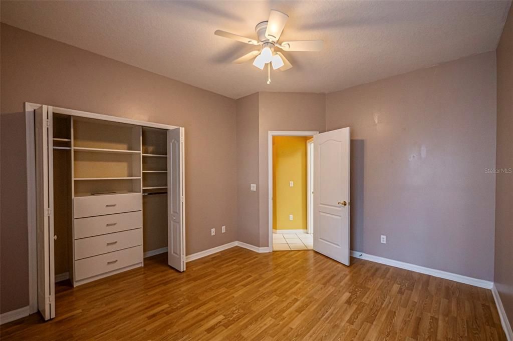 For Sale: $450,000 (2 beds, 2 baths, 2205 Square Feet)