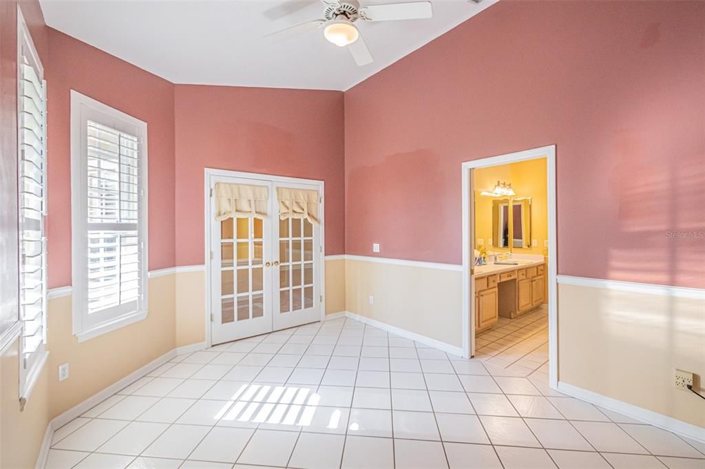 For Sale: $450,000 (2 beds, 2 baths, 2205 Square Feet)
