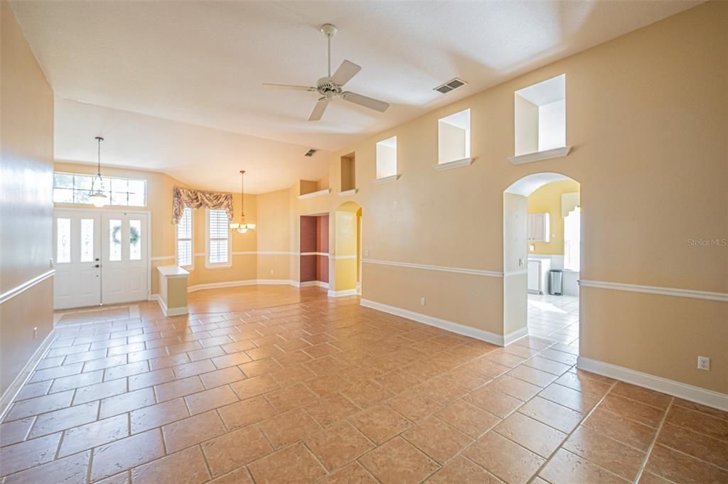 For Sale: $450,000 (2 beds, 2 baths, 2205 Square Feet)