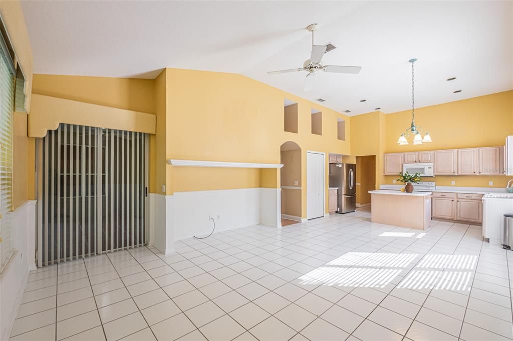 For Sale: $450,000 (2 beds, 2 baths, 2205 Square Feet)