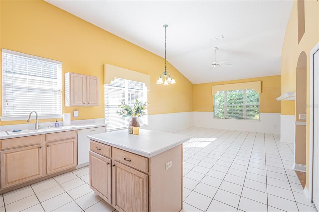 For Sale: $450,000 (2 beds, 2 baths, 2205 Square Feet)