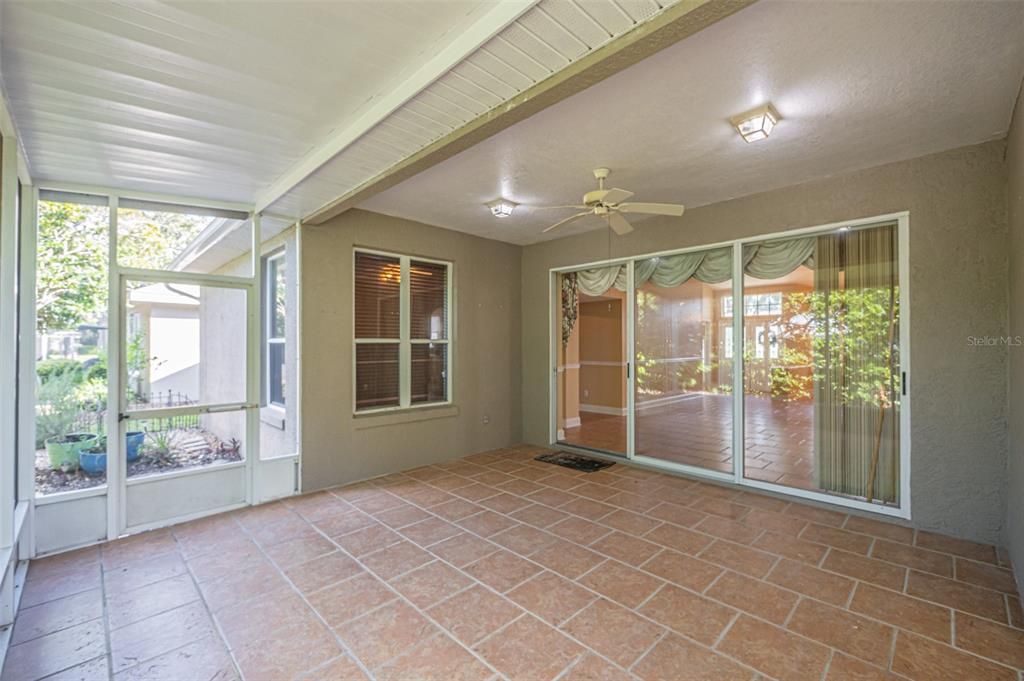 For Sale: $450,000 (2 beds, 2 baths, 2205 Square Feet)