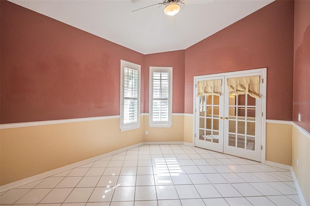 For Sale: $450,000 (2 beds, 2 baths, 2205 Square Feet)