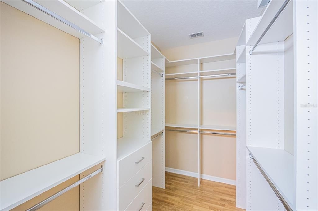 For Sale: $450,000 (2 beds, 2 baths, 2205 Square Feet)