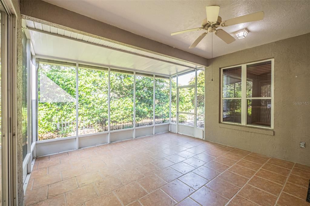 For Sale: $450,000 (2 beds, 2 baths, 2205 Square Feet)