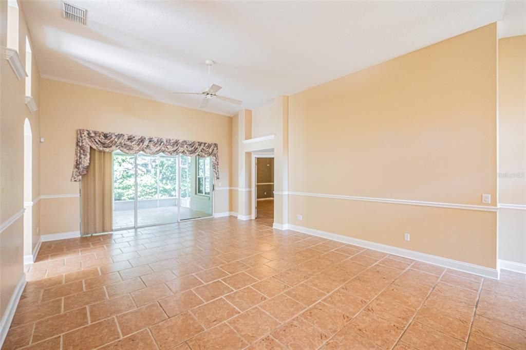 For Sale: $450,000 (2 beds, 2 baths, 2205 Square Feet)