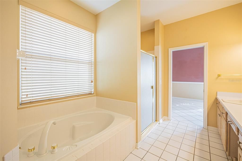 For Sale: $450,000 (2 beds, 2 baths, 2205 Square Feet)