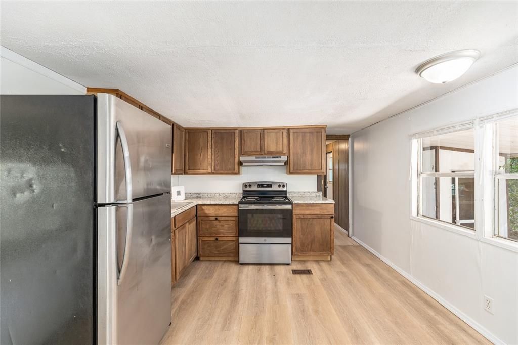 For Sale: $84,900 (2 beds, 2 baths, 920 Square Feet)