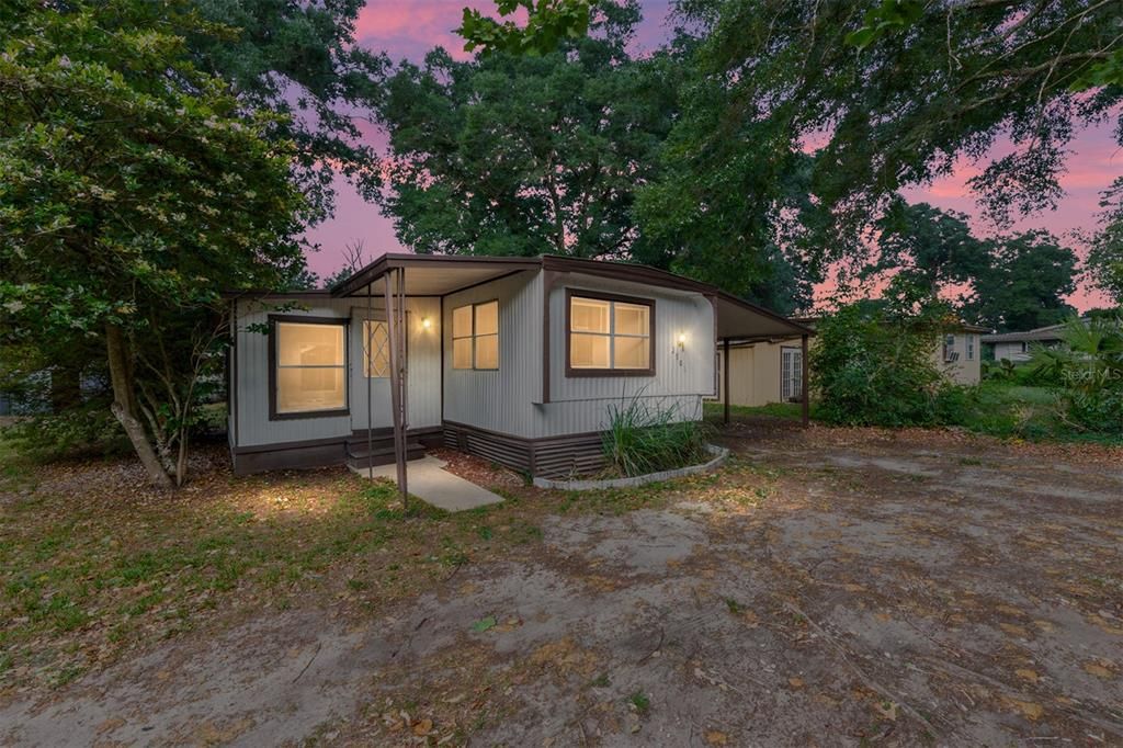For Sale: $84,900 (2 beds, 2 baths, 920 Square Feet)