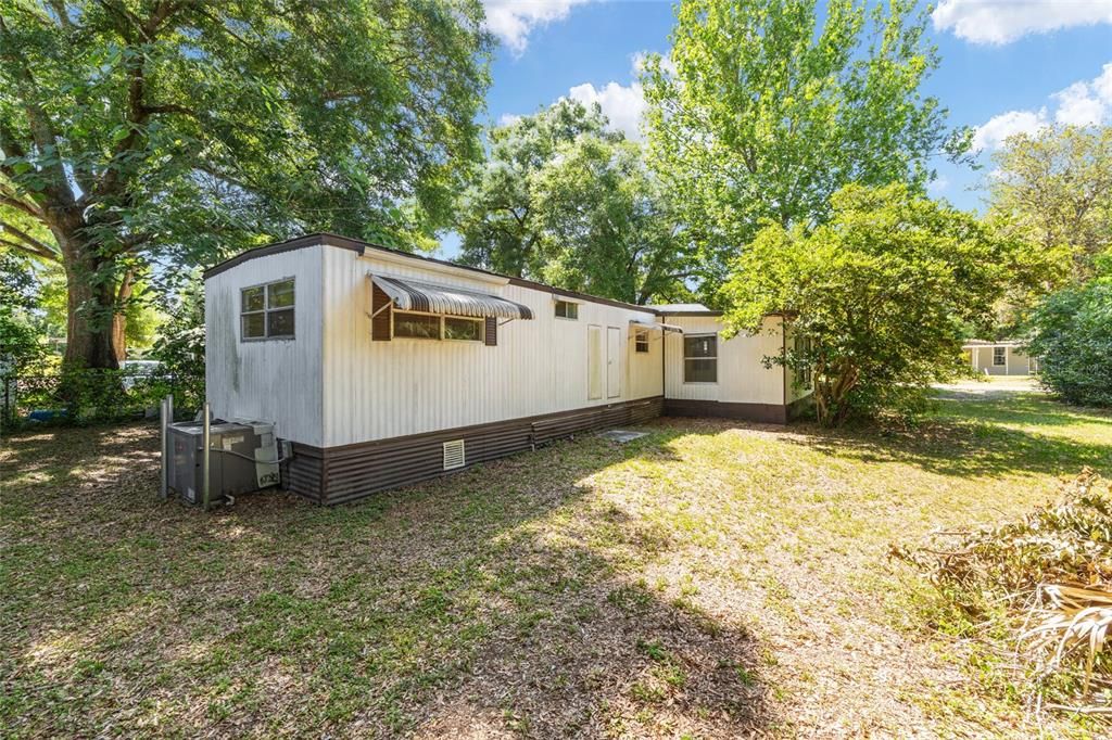 For Sale: $84,900 (2 beds, 2 baths, 920 Square Feet)