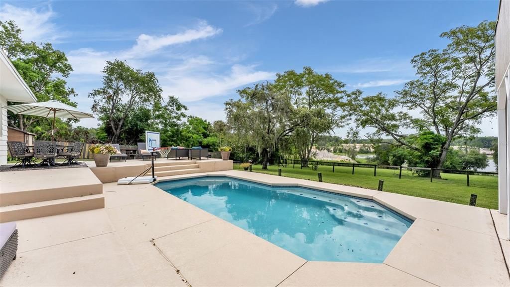 : $779,000 (4 camas, 3 baños, 3048 Pies cuadrados)