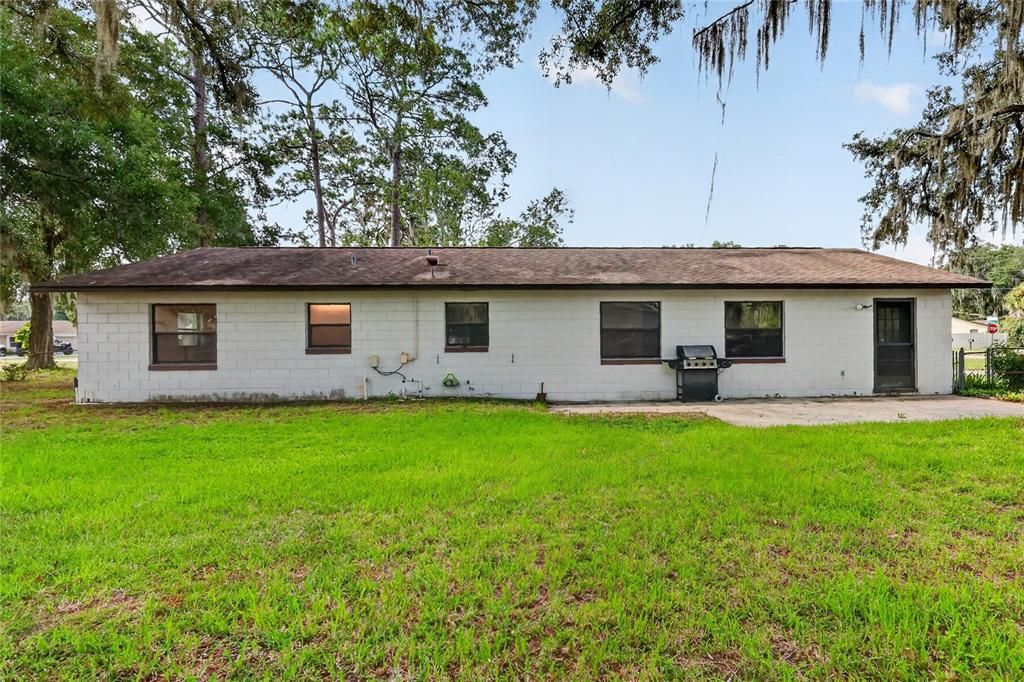 For Sale: $299,000 (3 beds, 2 baths, 1476 Square Feet)