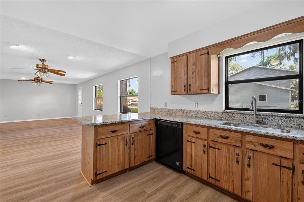 For Sale: $299,000 (3 beds, 2 baths, 1476 Square Feet)