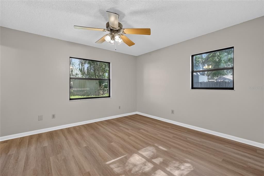 For Sale: $299,000 (3 beds, 2 baths, 1476 Square Feet)