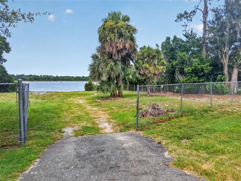 For Sale: $299,000 (3 beds, 2 baths, 1476 Square Feet)