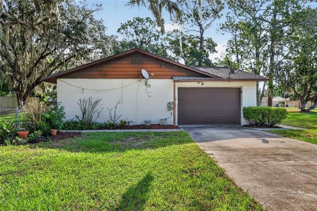For Sale: $299,000 (3 beds, 2 baths, 1476 Square Feet)