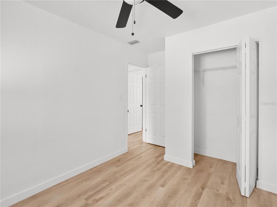 For Sale: $450,000 (5 beds, 3 baths, 1100 Square Feet)