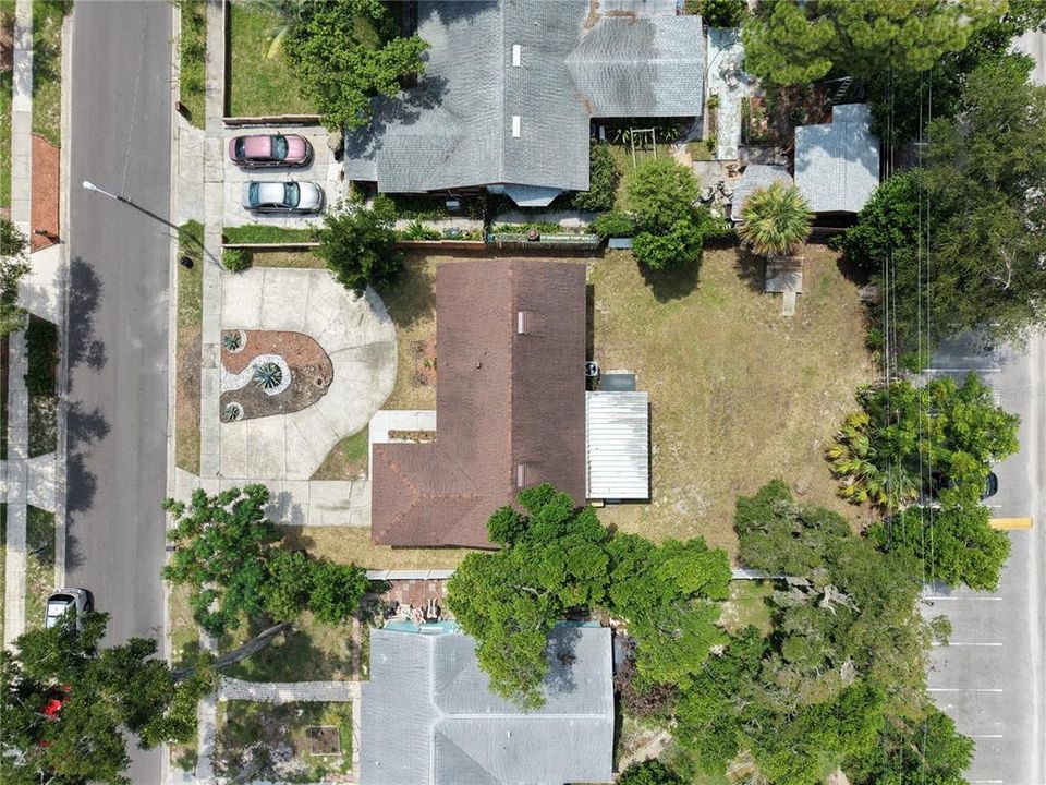 For Sale: $450,000 (5 beds, 3 baths, 1100 Square Feet)