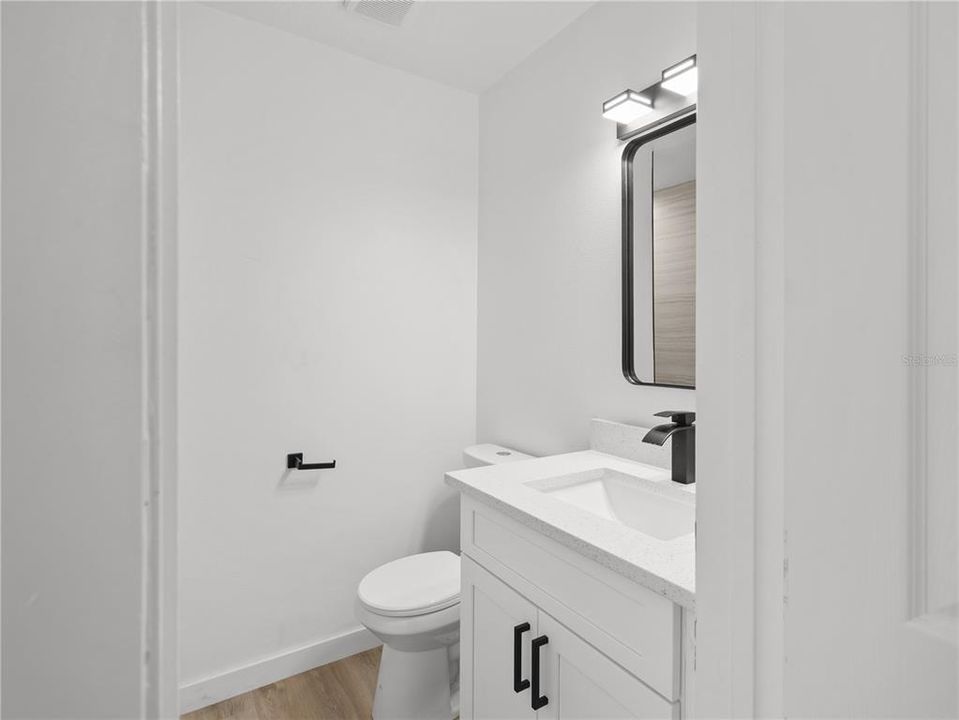 For Sale: $450,000 (5 beds, 3 baths, 1100 Square Feet)