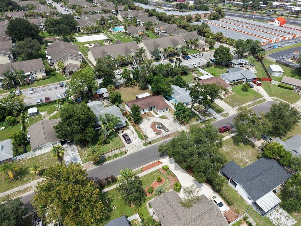 For Sale: $450,000 (5 beds, 3 baths, 1100 Square Feet)