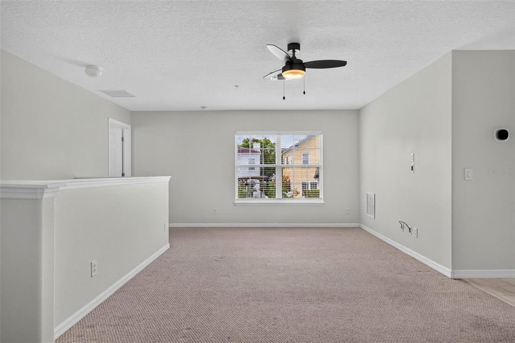 For Rent: $2,200 (1 beds, 1 baths, 864 Square Feet)