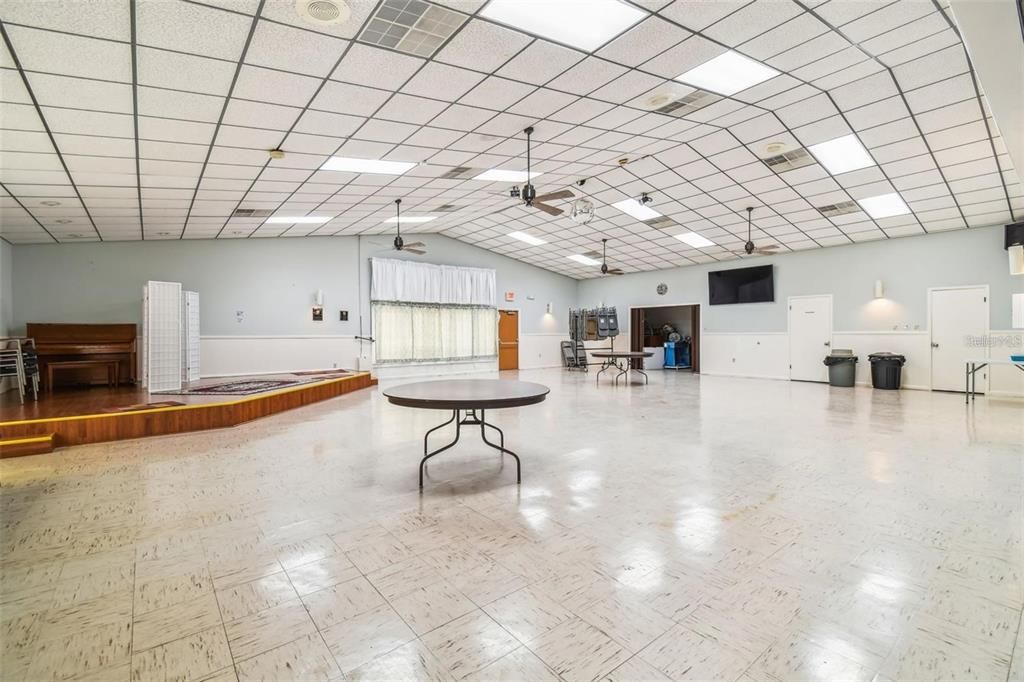 Active With Contract: $59,900 (1 beds, 1 baths, 952 Square Feet)