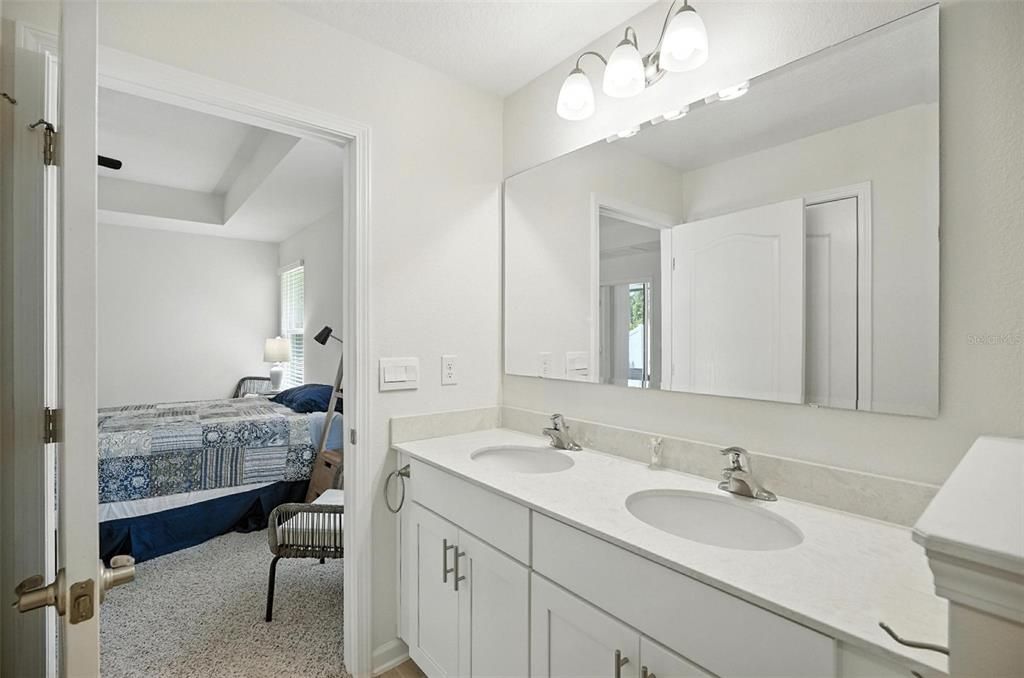 En Venta: $320,000 (3 camas, 2 baños, 1646 Pies cuadrados)