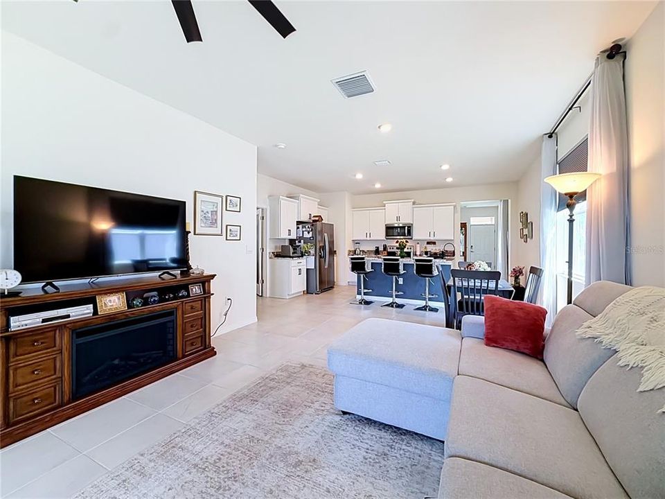 For Sale: $249,900 (3 beds, 2 baths, 1622 Square Feet)