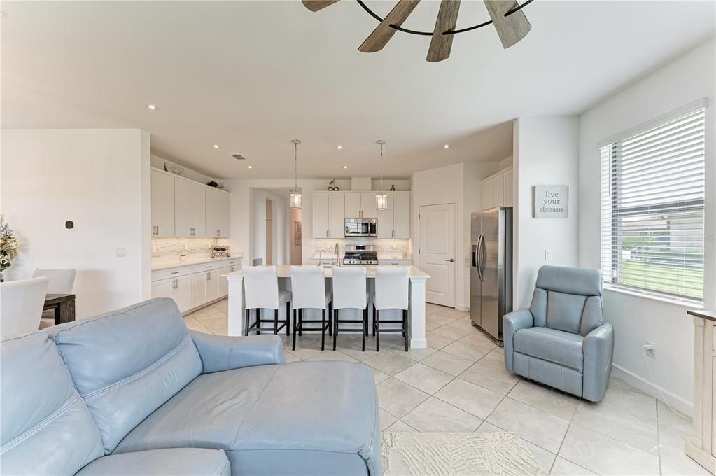 For Sale: $639,900 (3 beds, 3 baths, 2202 Square Feet)