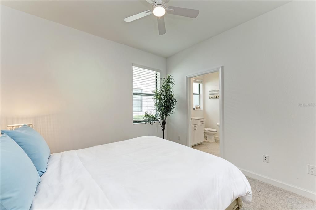 For Sale: $639,900 (3 beds, 3 baths, 2202 Square Feet)