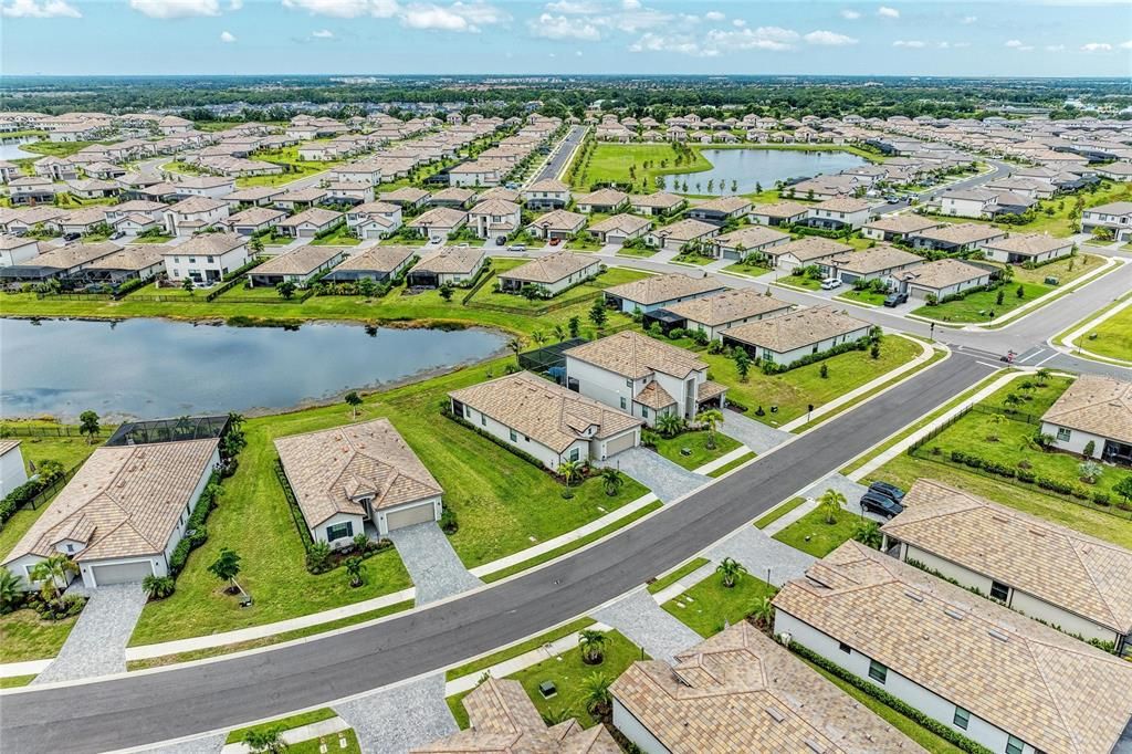 For Sale: $639,900 (3 beds, 3 baths, 2202 Square Feet)
