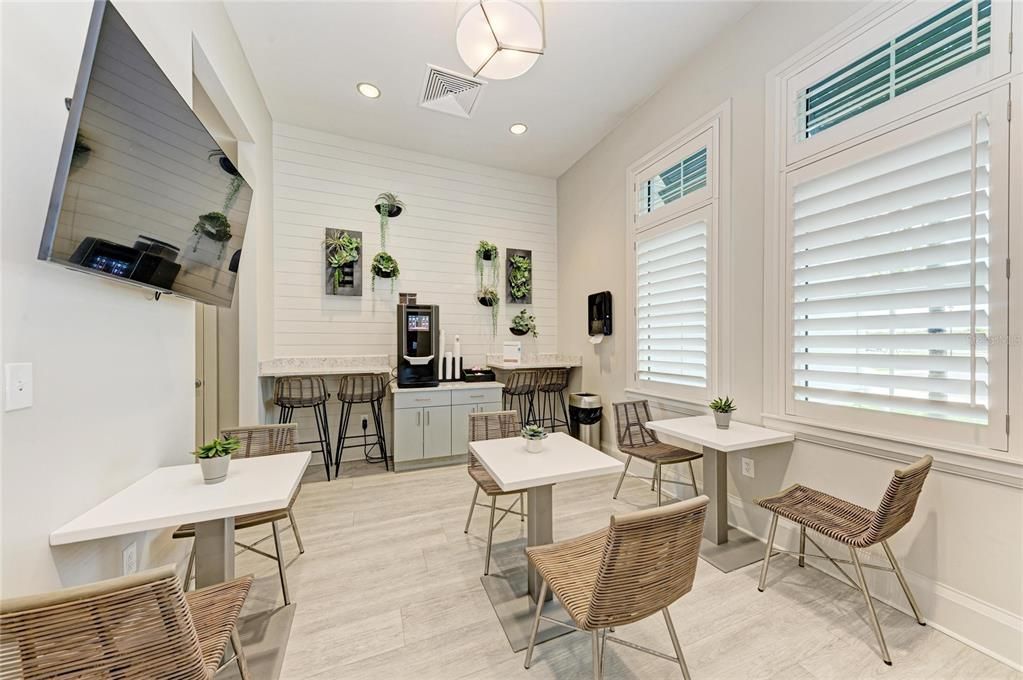 For Sale: $639,900 (3 beds, 3 baths, 2202 Square Feet)