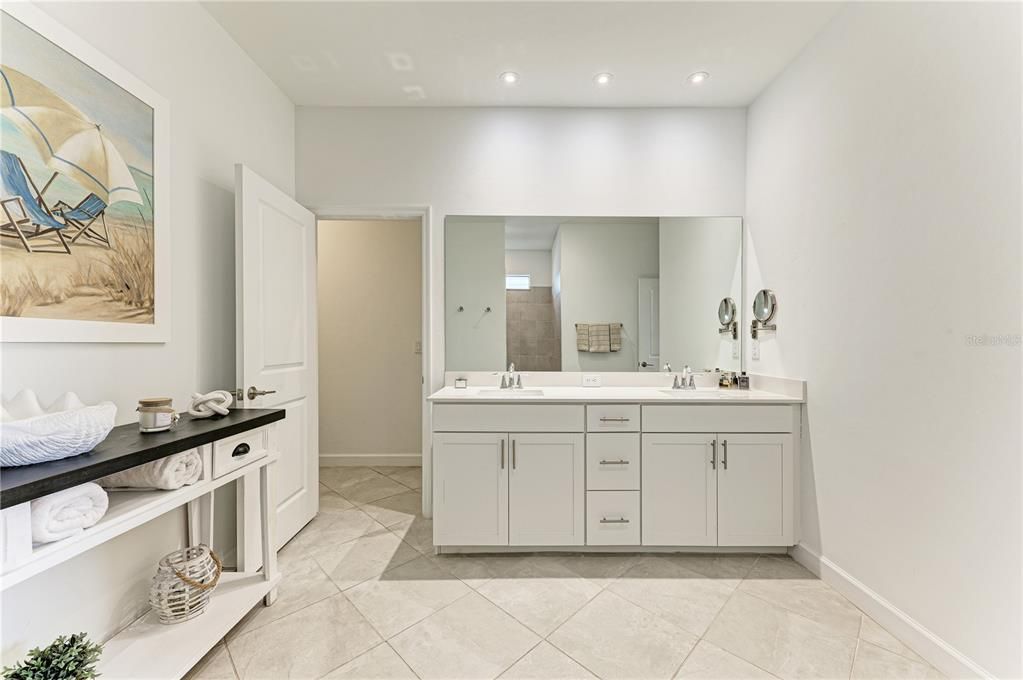 For Sale: $639,900 (3 beds, 3 baths, 2202 Square Feet)