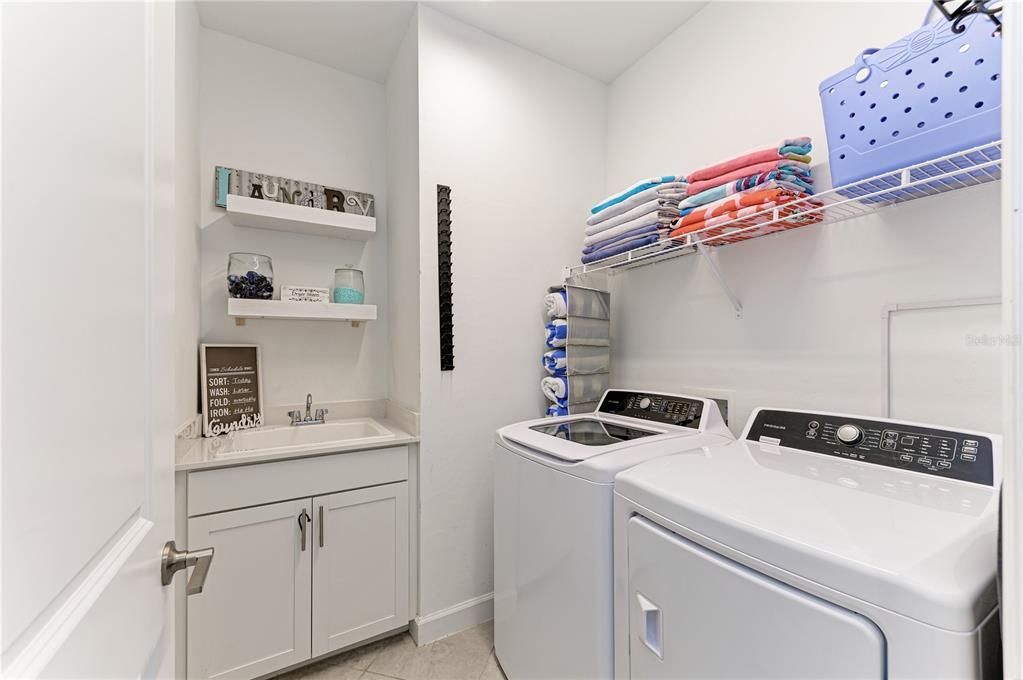 For Sale: $639,900 (3 beds, 3 baths, 2202 Square Feet)