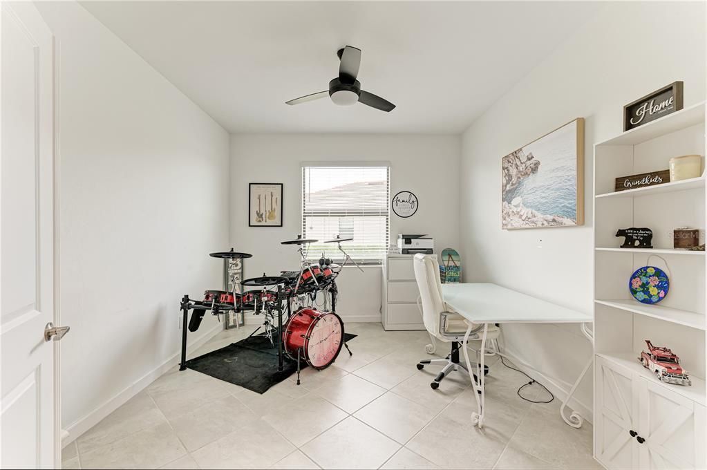 For Sale: $639,900 (3 beds, 3 baths, 2202 Square Feet)