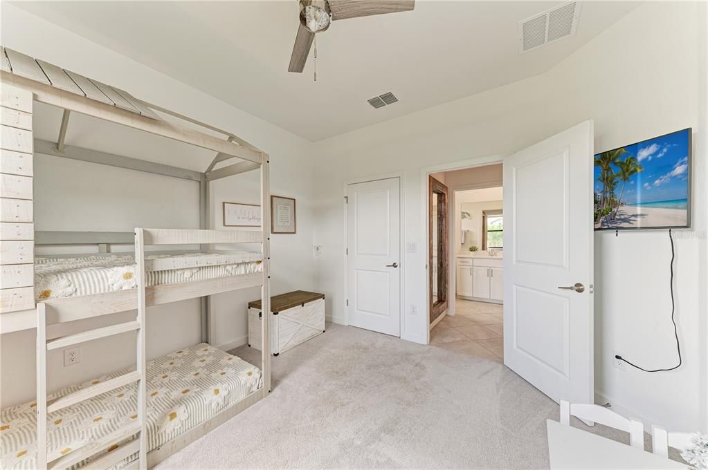 For Sale: $639,900 (3 beds, 3 baths, 2202 Square Feet)