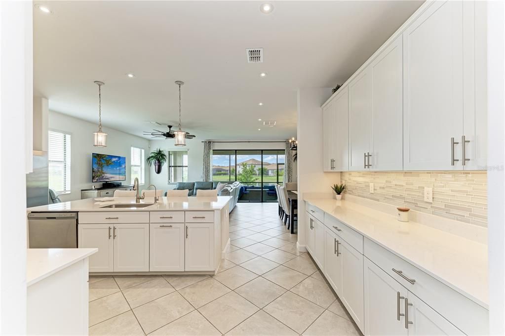 For Sale: $639,900 (3 beds, 3 baths, 2202 Square Feet)