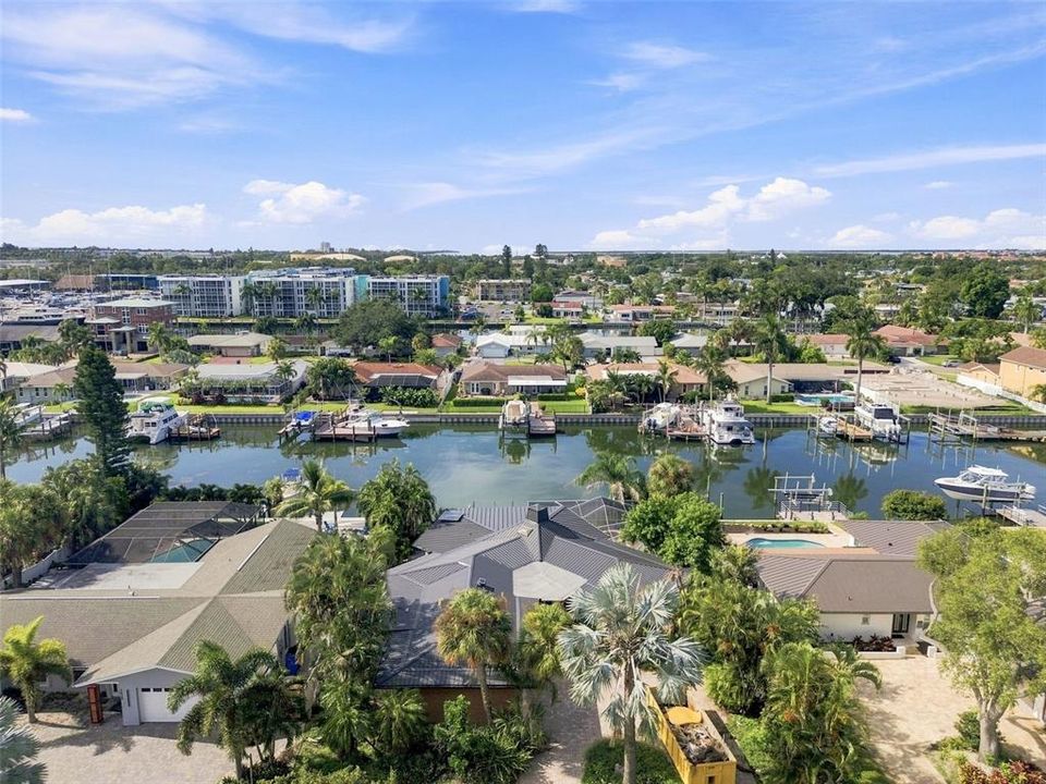 En Venta: $1,050,000 (3 camas, 2 baños, 2469 Pies cuadrados)