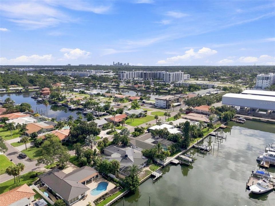 En Venta: $1,050,000 (3 camas, 2 baños, 2469 Pies cuadrados)