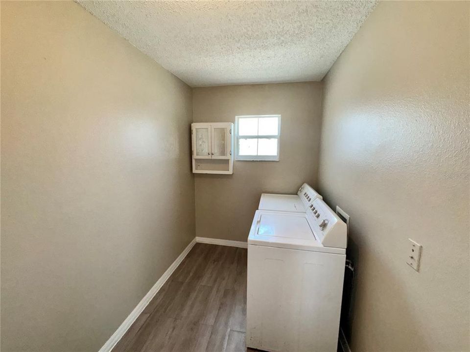 For Rent: $1,799 (3 beds, 2 baths, 2040 Square Feet)