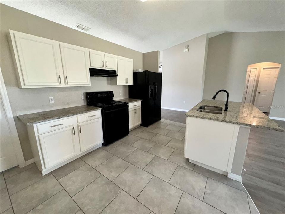For Rent: $1,799 (3 beds, 2 baths, 2040 Square Feet)