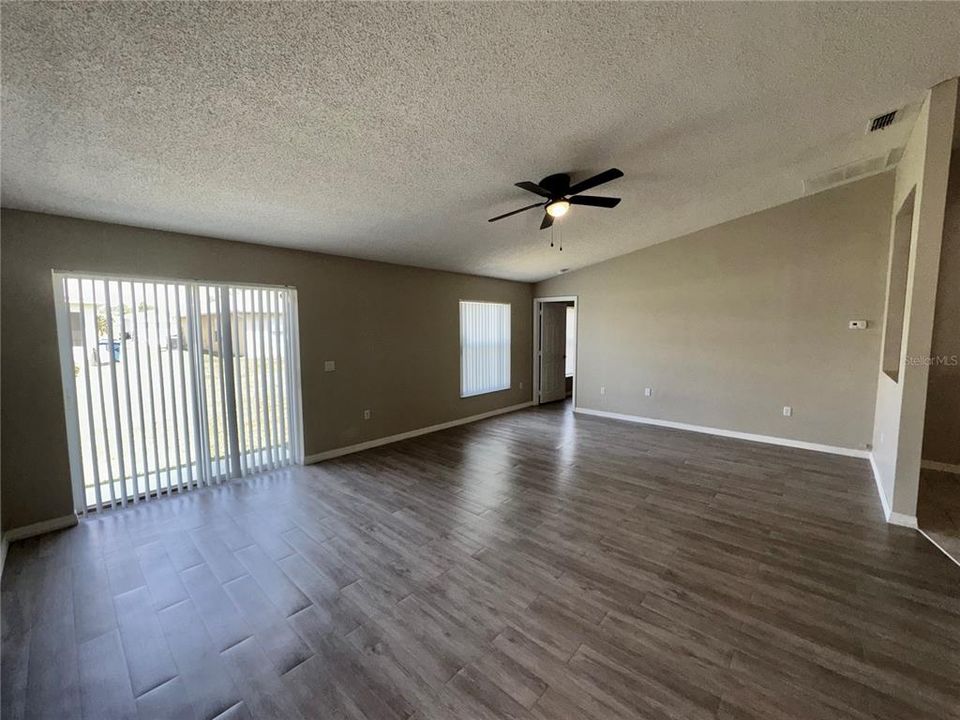 For Rent: $1,799 (3 beds, 2 baths, 2040 Square Feet)