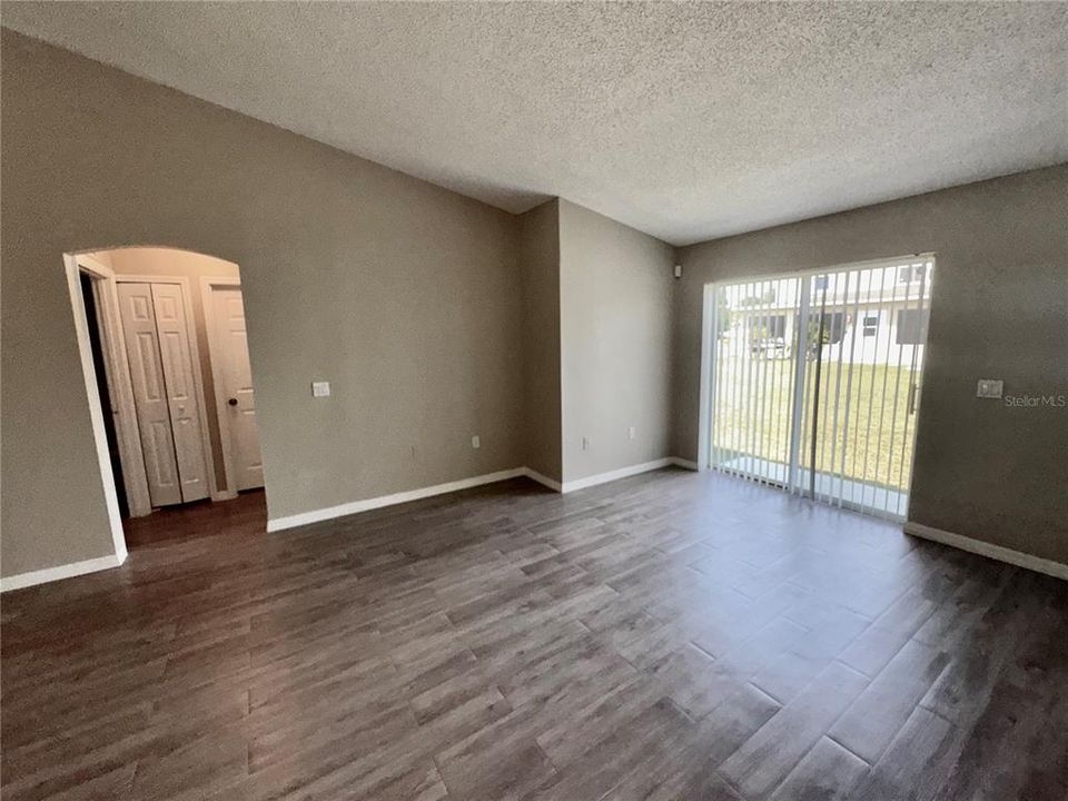 For Rent: $1,799 (3 beds, 2 baths, 2040 Square Feet)