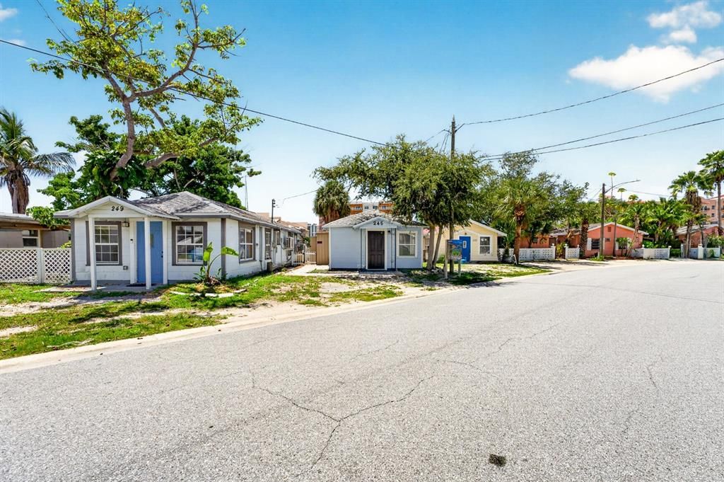 For Sale: $1,550,000 (0.29 acres)