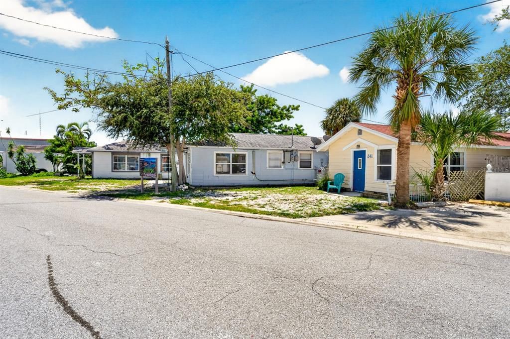 For Sale: $1,550,000 (0.29 acres)