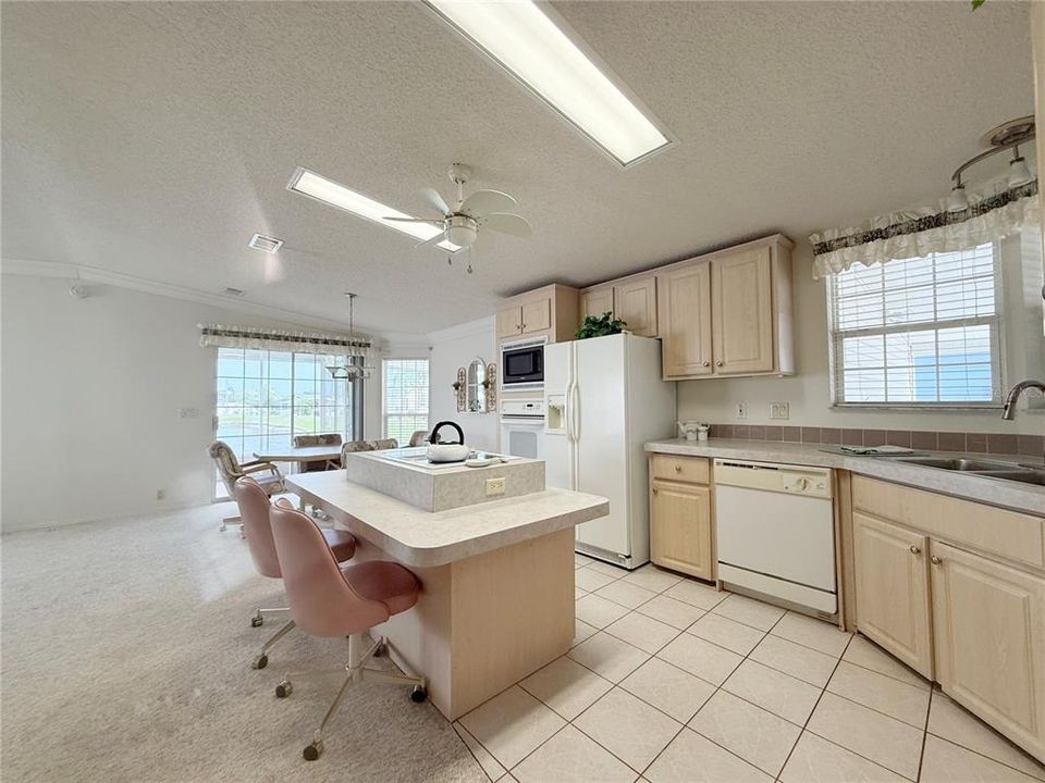 For Sale: $240,000 (3 beds, 2 baths, 1590 Square Feet)