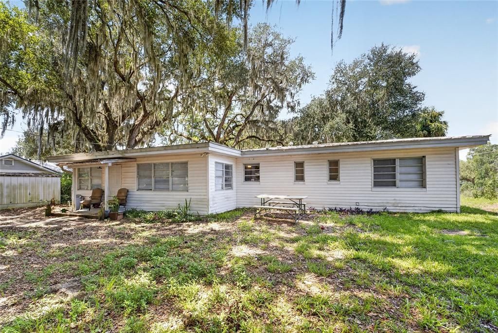 For Sale: $210,000 (3 beds, 1 baths, 1237 Square Feet)