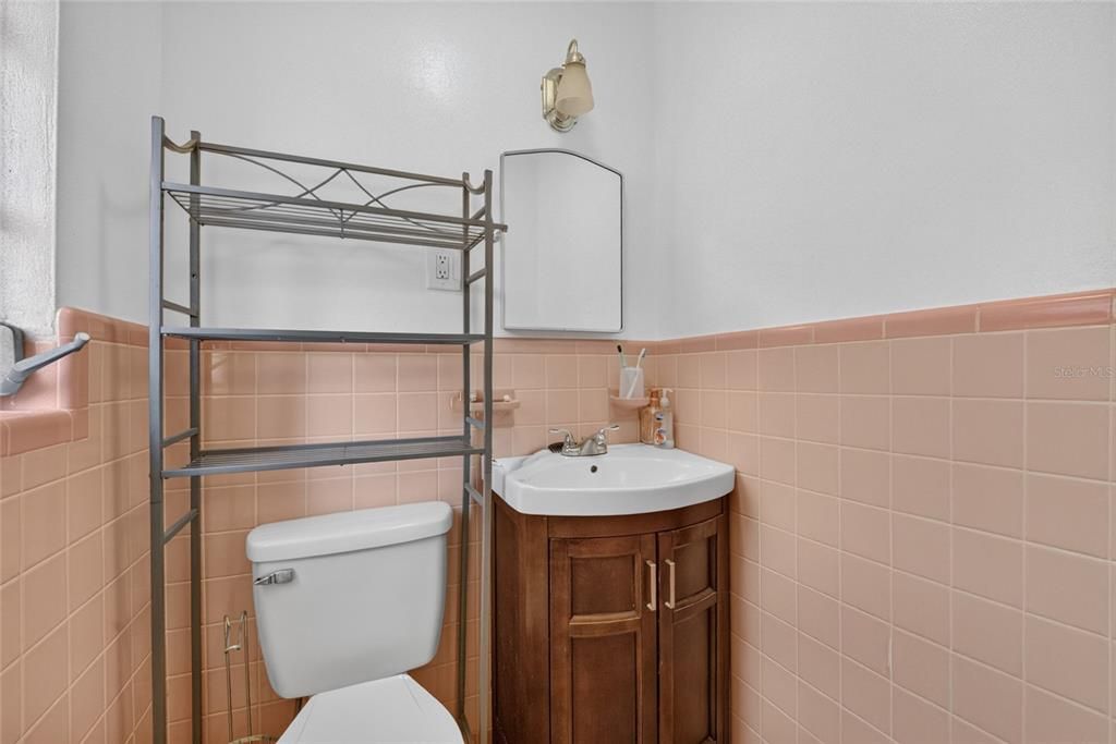 For Sale: $210,000 (3 beds, 1 baths, 1237 Square Feet)