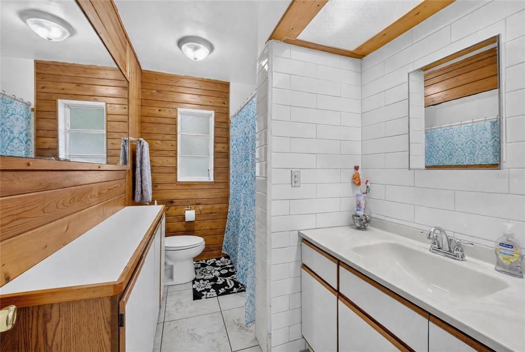 For Sale: $210,000 (3 beds, 1 baths, 1237 Square Feet)