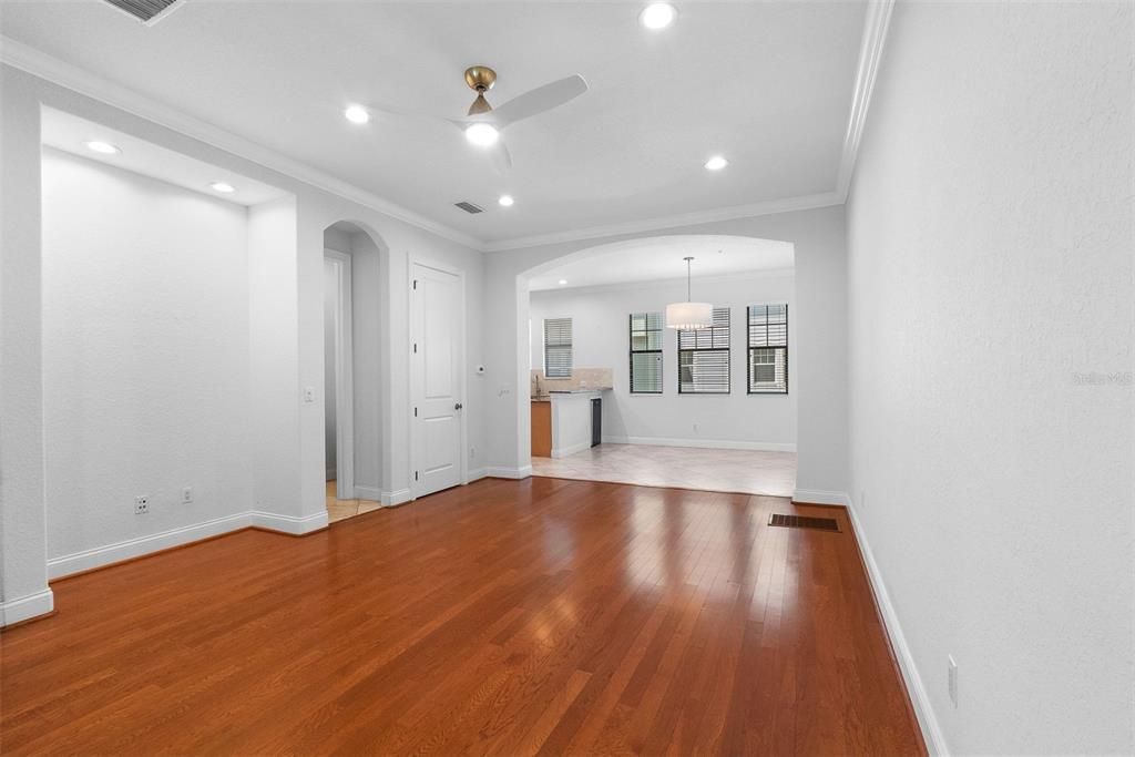 For Rent: $4,500 (3 beds, 2 baths, 1884 Square Feet)